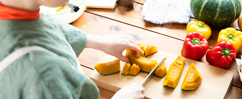 調理補助、仕込み、清掃のイメージ写真
